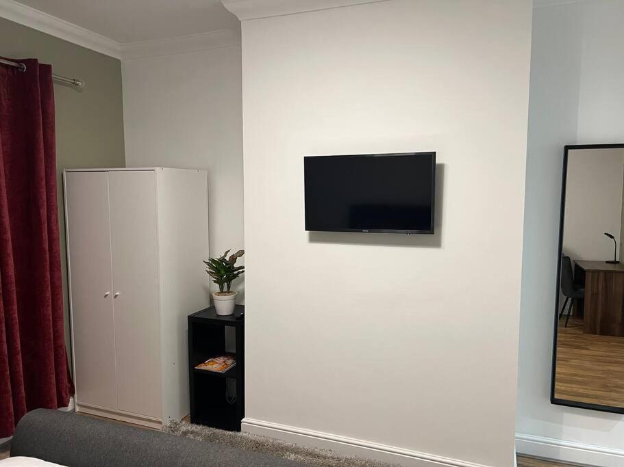 Apartment Comfortably Furnished 2 Bedroom In