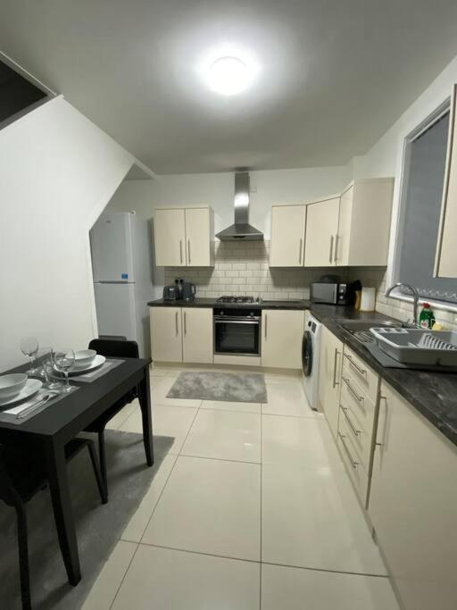 Apartment Comfortably Furnished 2 Bedroom In *